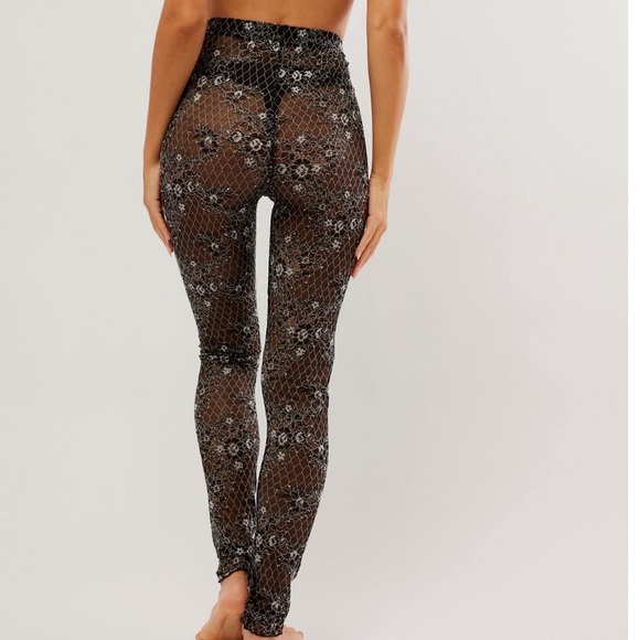 FREE PEOPLE FRENCH KISS LACE LEGGINGS BLACK WHITE SMALL - Picture 3 of 6